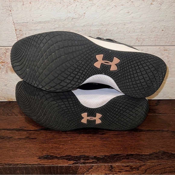UNDER ARMOUR Women’s Black Charged Breathe MCRPRNT Shoes Size 11 - Picture 5 of 6